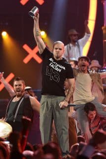 Calle 13 irá contra quienes venden playeras de Ayotzinapa 