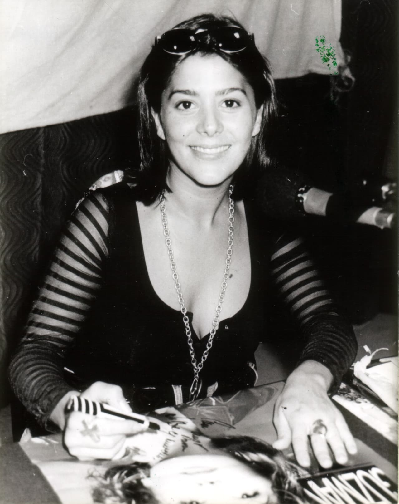 En 1991 durante una firma de autógrafos por su disco "Flor de Papel", que consagró su carrera musical.