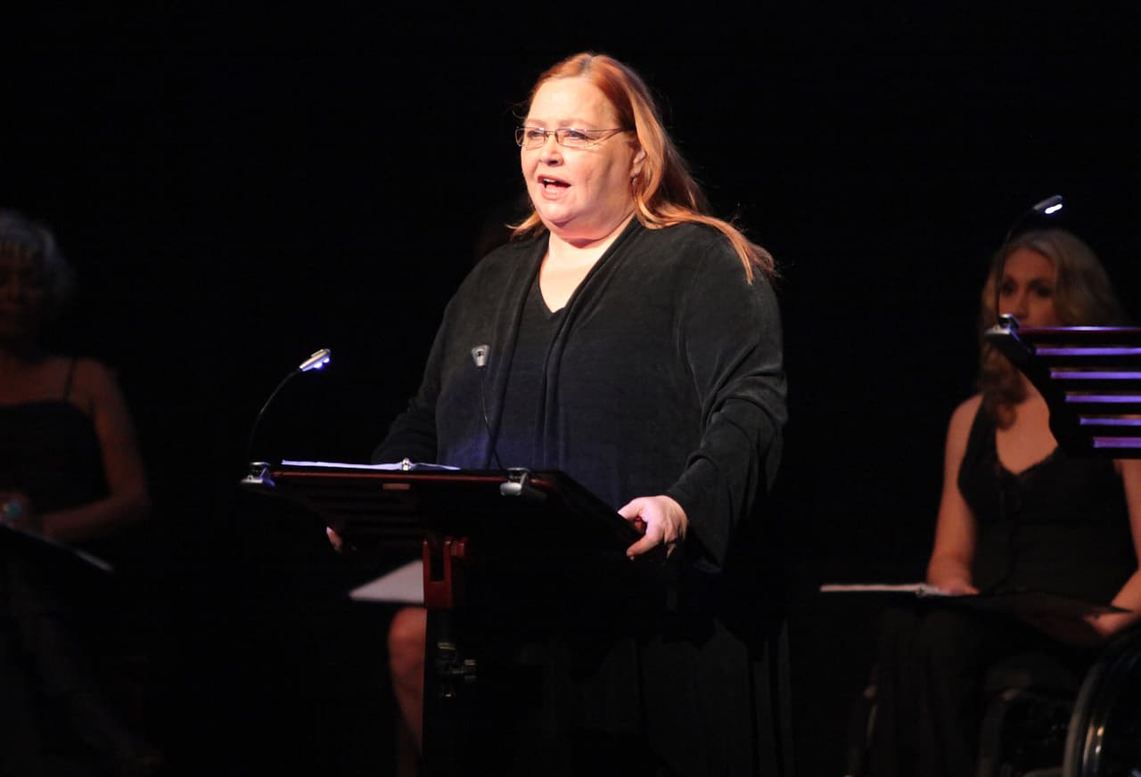 La actriz sufrió una 
<b><a href="https://www.univision.com/noticias/salud/prevenir-la-insuficiencia-renal-y-los-problemas-cardiovasculares-el-beneficio-anadido-de-un-popular-medicamento-contra-la-diabetes" target="_blank">infección de riñón</a></b> que la ha tenido con problemas de salud desde diciembre de 2019. 
<br>