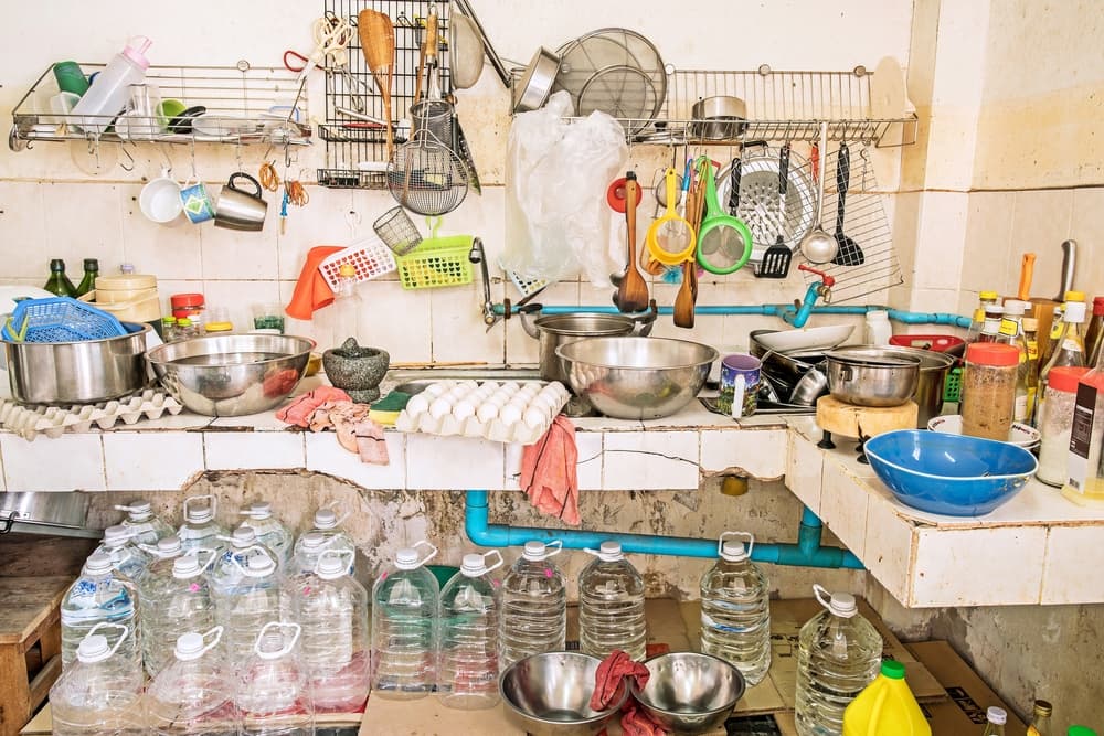 Es muy importante, cuando se rompa algo, hay que arreglarlo inmediatamente, ya que si no se hace, viene una cadena de sinsabores. Comienza a romperse otra cosa y cuando te das cuenta, vives en medio de una destrucción que parece que pasó un huracán.