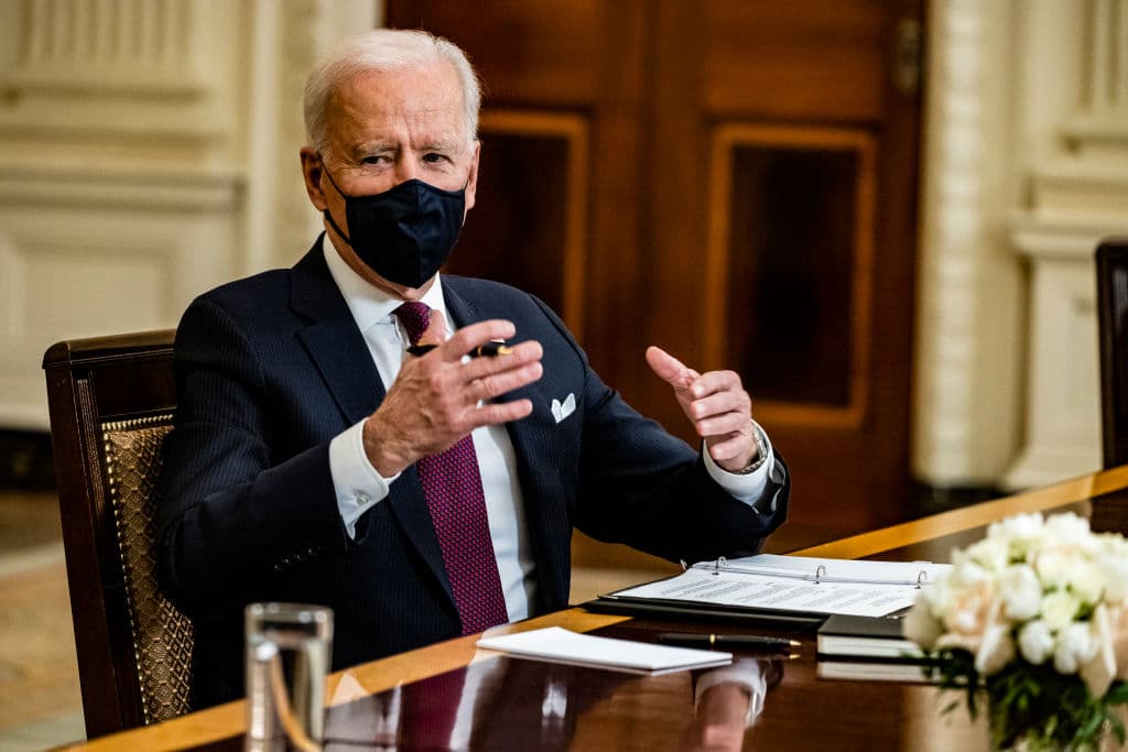 1,400 dólares por adulto y 3,000 por cada niño: ¿Cuándo llegará el dinero de Biden a Chicago?