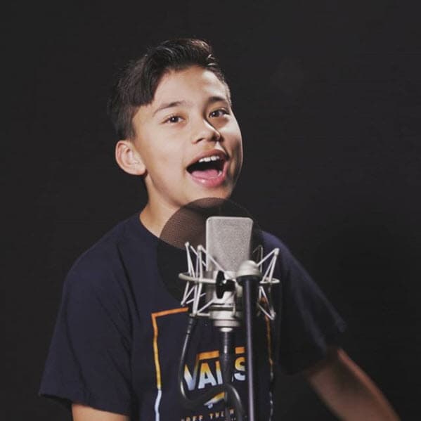 Evan tiene su propio canal de videos en You Tube, donde hace reseñas de juguetes y videojuegos.