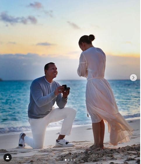 La filmación dio inicio 15 días después de que Alex Rodríguez le pidiera a Jennifer López que se casara con él.