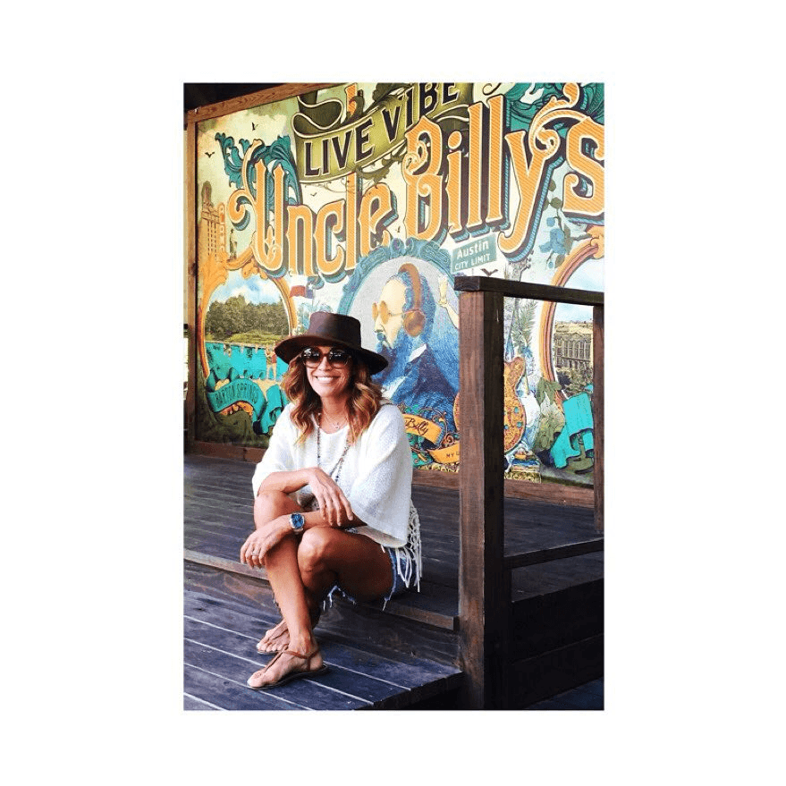 Nuestra querida Karla trabajando desde Texas. (3 de agosto)