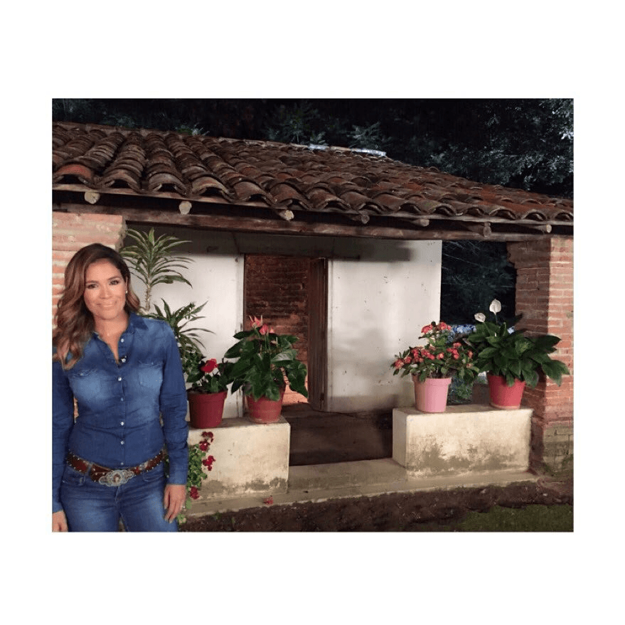 "Que honor visitar la hermosa casita donde nació la leyenda de uno de los más grandes de nuestra música Mexicana, JoanSebastian", compartió Karla. (3 de agosto)