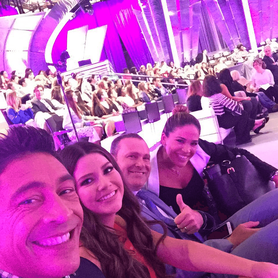 "Listos para la conferencia de #WomanLeadership donde tendremos el honor de escuchar y aprender de 2 grandes maestras @luzmadoria y @cristinasaraleguitv", expresó Johnny. (4 de agosto)