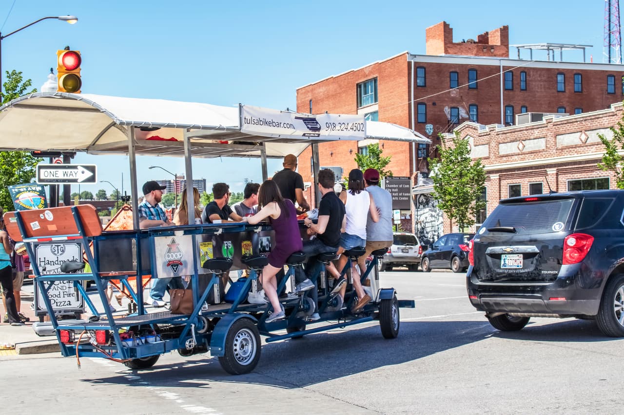 <b>Puesto 14. Oklahoma</b>
<br>
<br>Porcentaje de hogares que reciben cupones de alimentos: 17.7%.
<br>
<br>Total de hogares que reciben cupones de alimentos: 264,417.
<br>
<br>Beneficio promedio por hogar: 253 dólares (el puesto 13 más alto entre todos los estados). 
<br>
<br>Según Hunger Free Oklahoma, la inseguridad alimentaria le cuesta al estado “1.4 mil millones cada año debido al 
<a href="https://hungerfreeok.org/theissueoklahomaishungry/"><u>aumento de las enfermedades y la disminución del rendimiento académico</u></a>”.