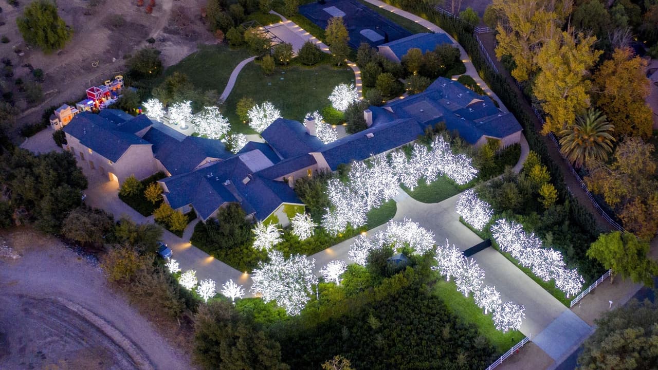 Algunos usuarios en redes sociales dicen que la luz generada es excesiva.