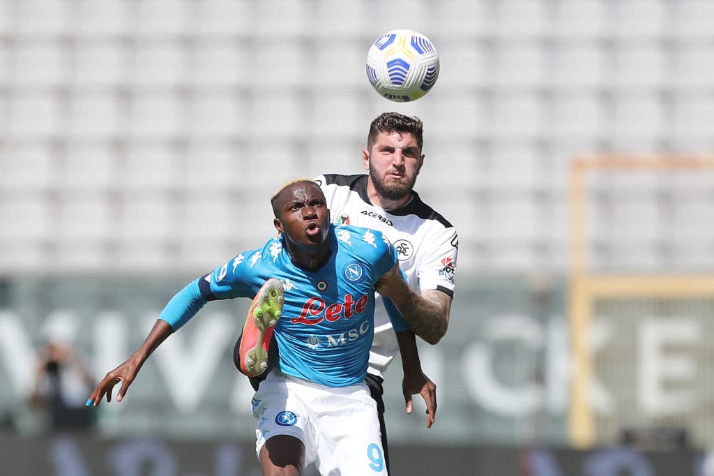 El doblete de Victor Osimhen, gol de Piotr Zielinski y gol de Hirving Lozano, Napoli le hace la diablura al Spezia y los vencen 1-4.