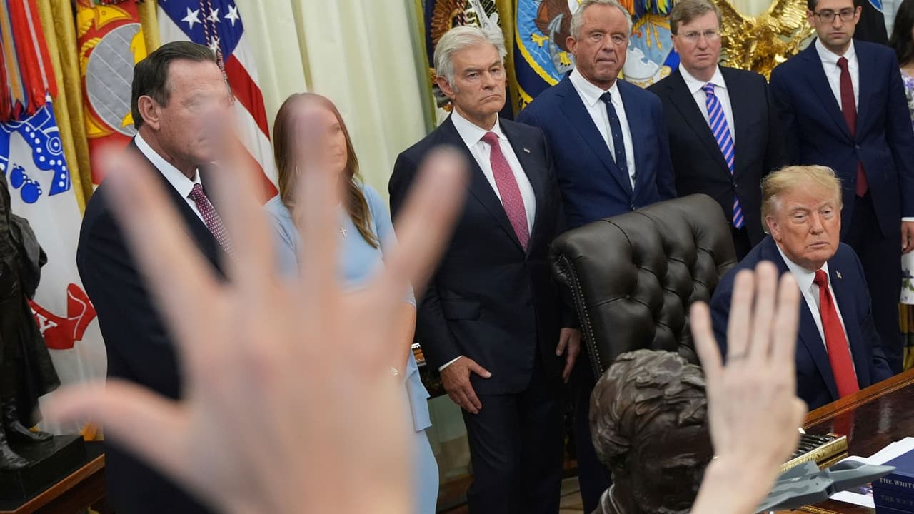 CNN responde al veto anunciado por Trump a algunos medios de comunicación a la Casa Blanca