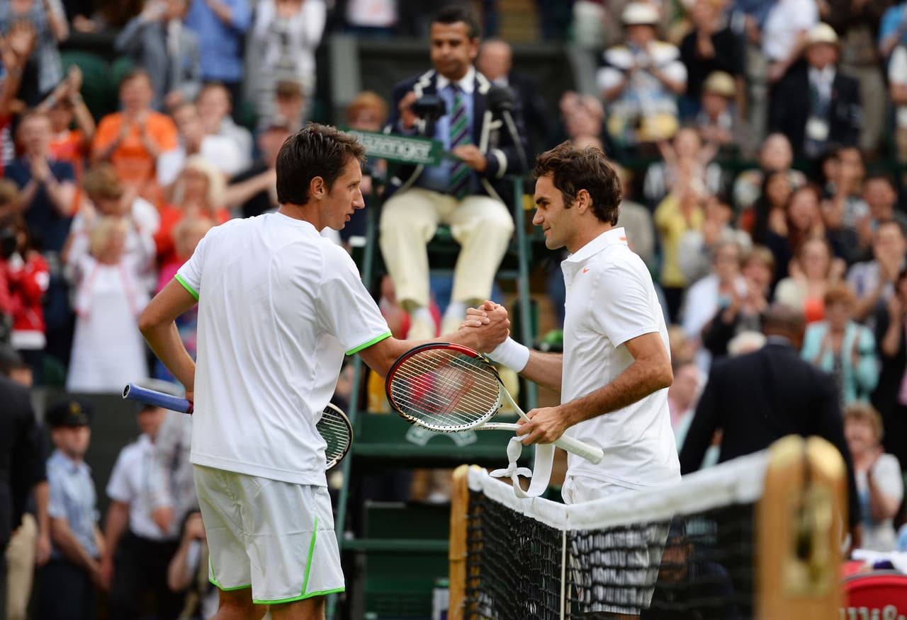 Wimbledon 2013 - Parecía increíble. Federer cayó en segunda ronda del que es quizás su torneo preferido a manos de Sergiy Stakhovsky con parciales 6-7 (5), 7-6 (5), 7-5 y 7-6 (5).