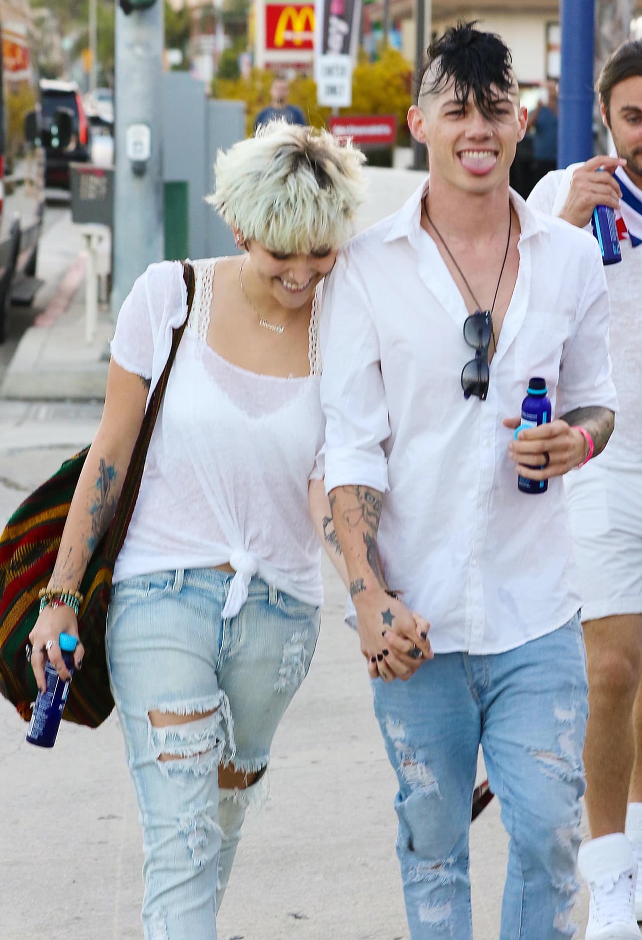 Y Paris moría de risa con su novio.