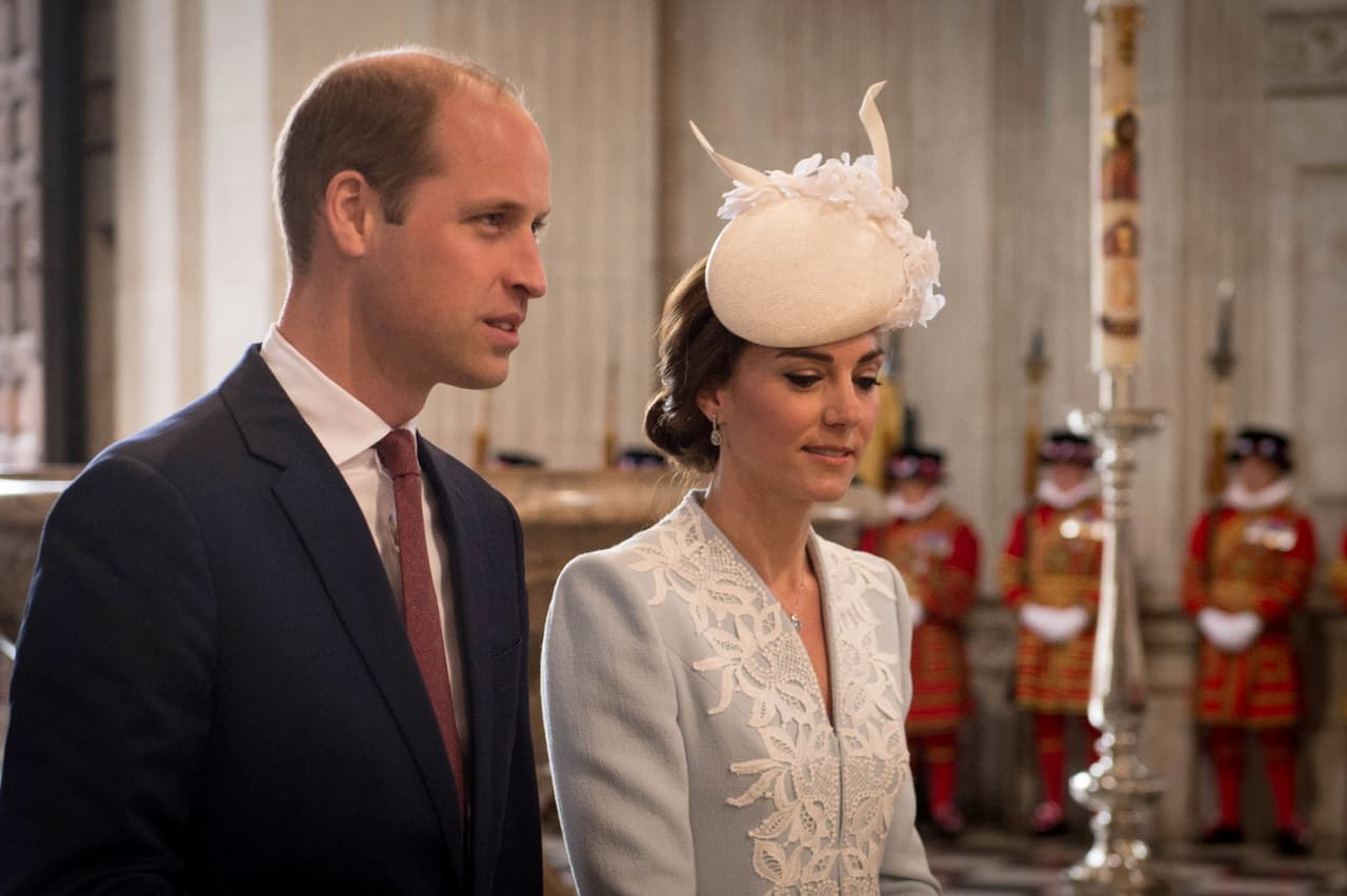 Imágenes de la misa del festejo de la Reina Isabel.