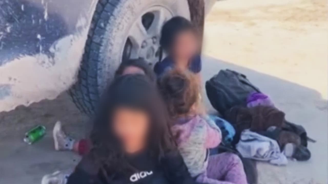 Hallan a cinco niñas, entre ellas una de 11 meses, abandonadas por 'coyotes' en la frontera sur de EEUU