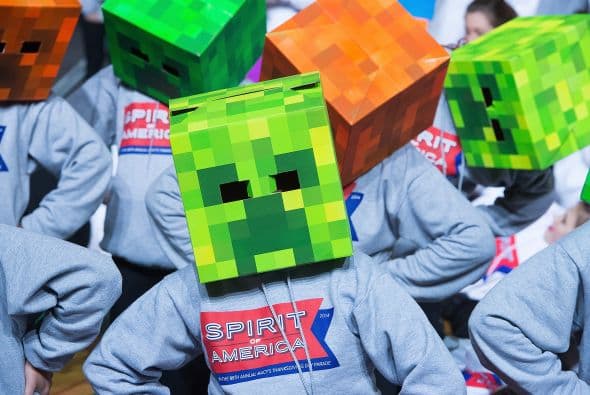 La cual terminarán con estas extrañas máscaras.