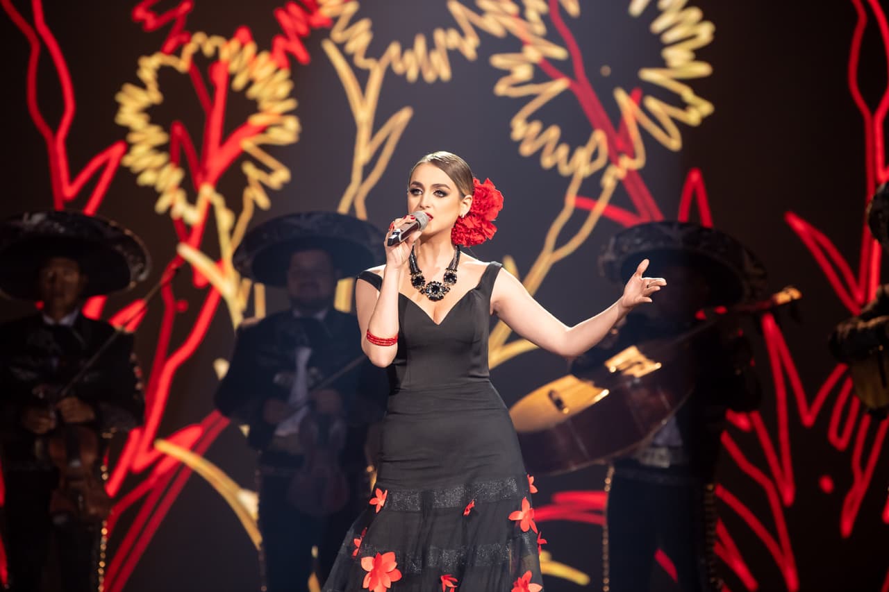 Karina Reyes fue la ganadora del enfrentamiento con el tema 'La Gata Bajo la Lluvia'. Su voz emocionó mucho a los jueces Fonseca y Lupillo Rivera.