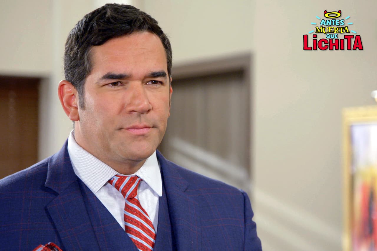 Augusto chantajeará a Roberto para que se deshaga de Carmona.