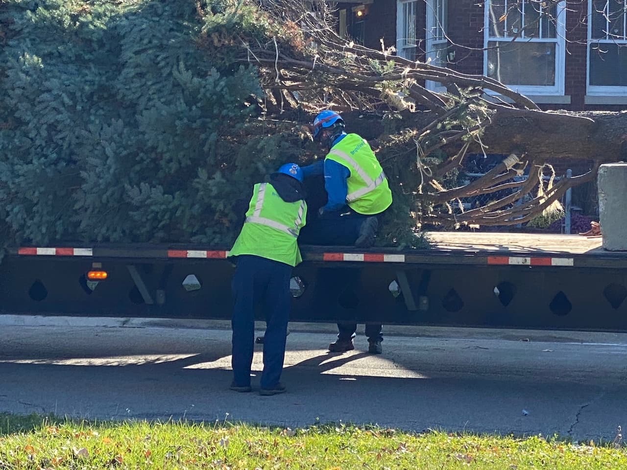 El donante de este año es Catherine Townsend y su hija, según informó la ciudad.