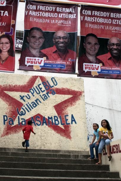 El MUD logró consensuar 98 por ciento de las candidaturas para esta elección. La tercera opción es el Partido Patria Para Todos (PPT) formado por chavistas que rompieron con él en el 2009.