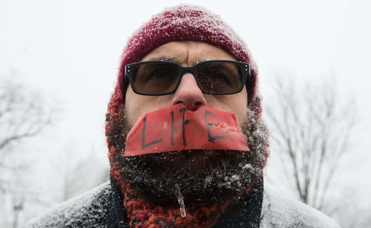 Se espera que la decisión, que podría cambiar los principios constitucionales que rigen el aborto en el país, se conozca antes de junio de este año.