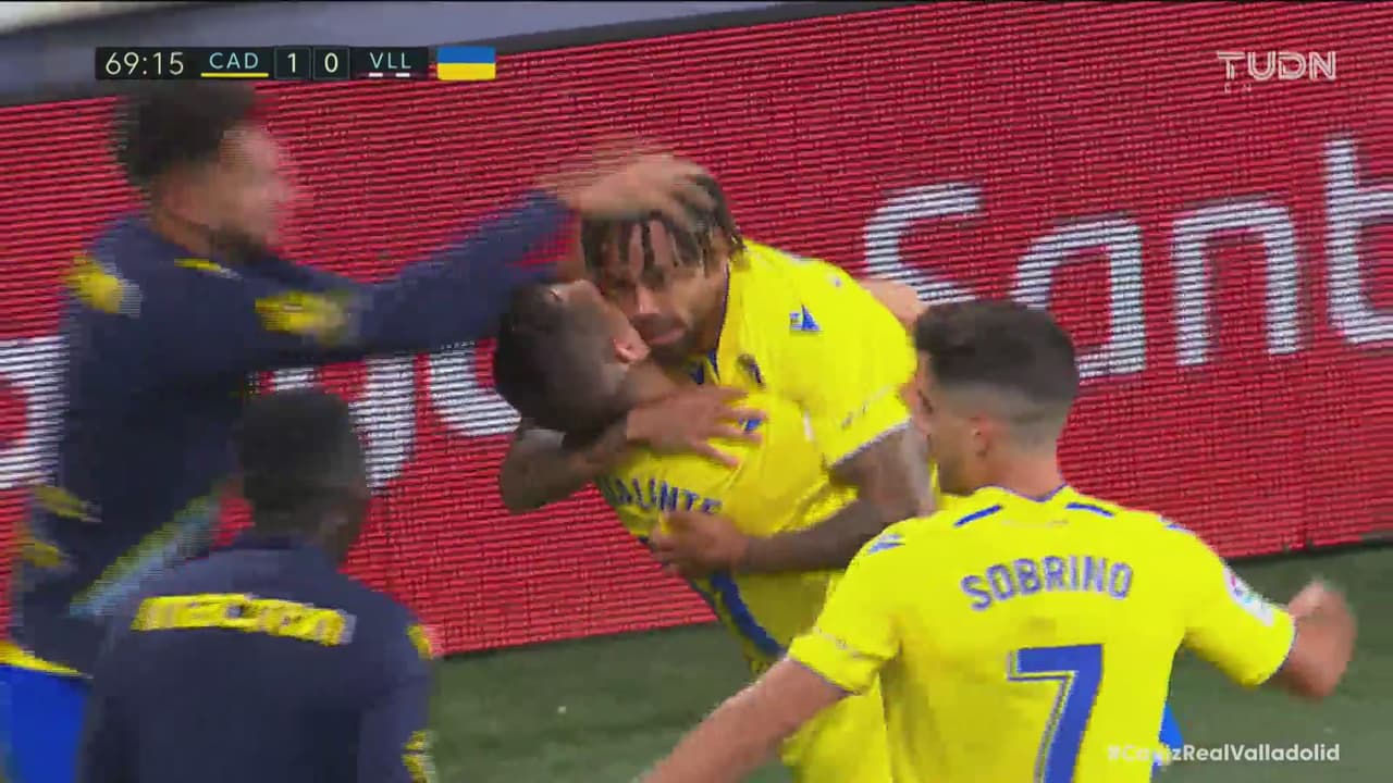 ¡Golazo! Bongonda adelanta a Cádiz con un potente zurdazo