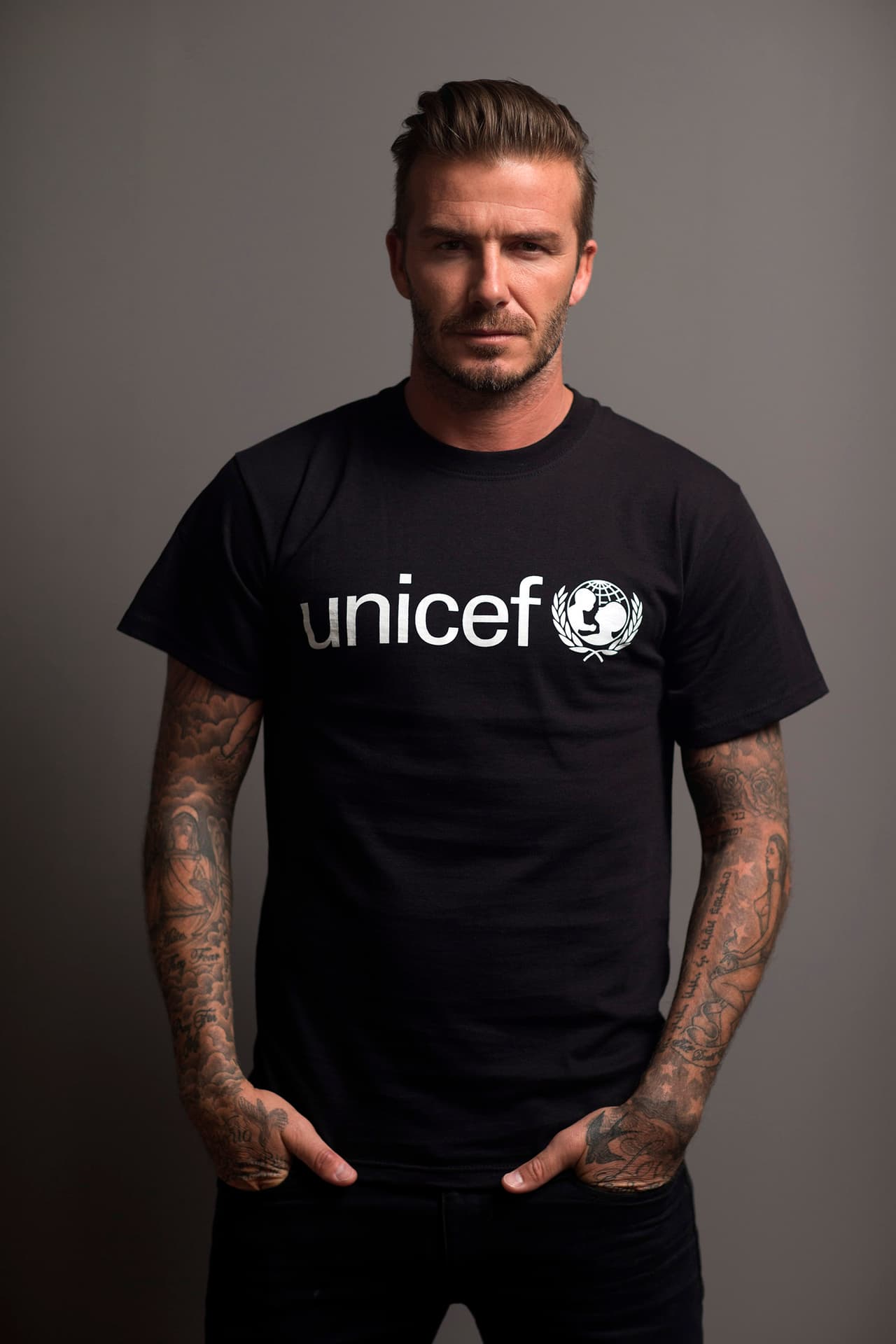 Beckham tiene 40 tatuajes en todo el cuerpo, una colección de imágenes que 'prestó' a la UNICEF para la realización de un video que ilustra la amarga realidad que millones de niños enfrentan.