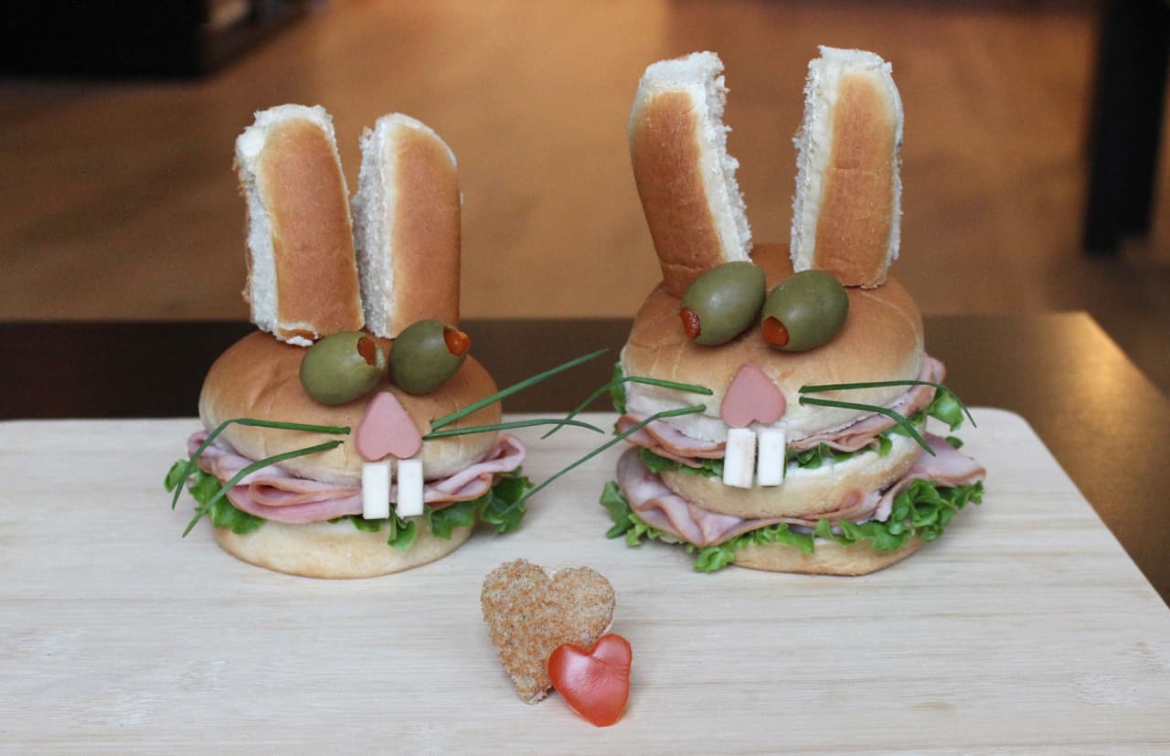 Estos gemelos conejo sólo podrían alimentar a alguien bastante hambriento.