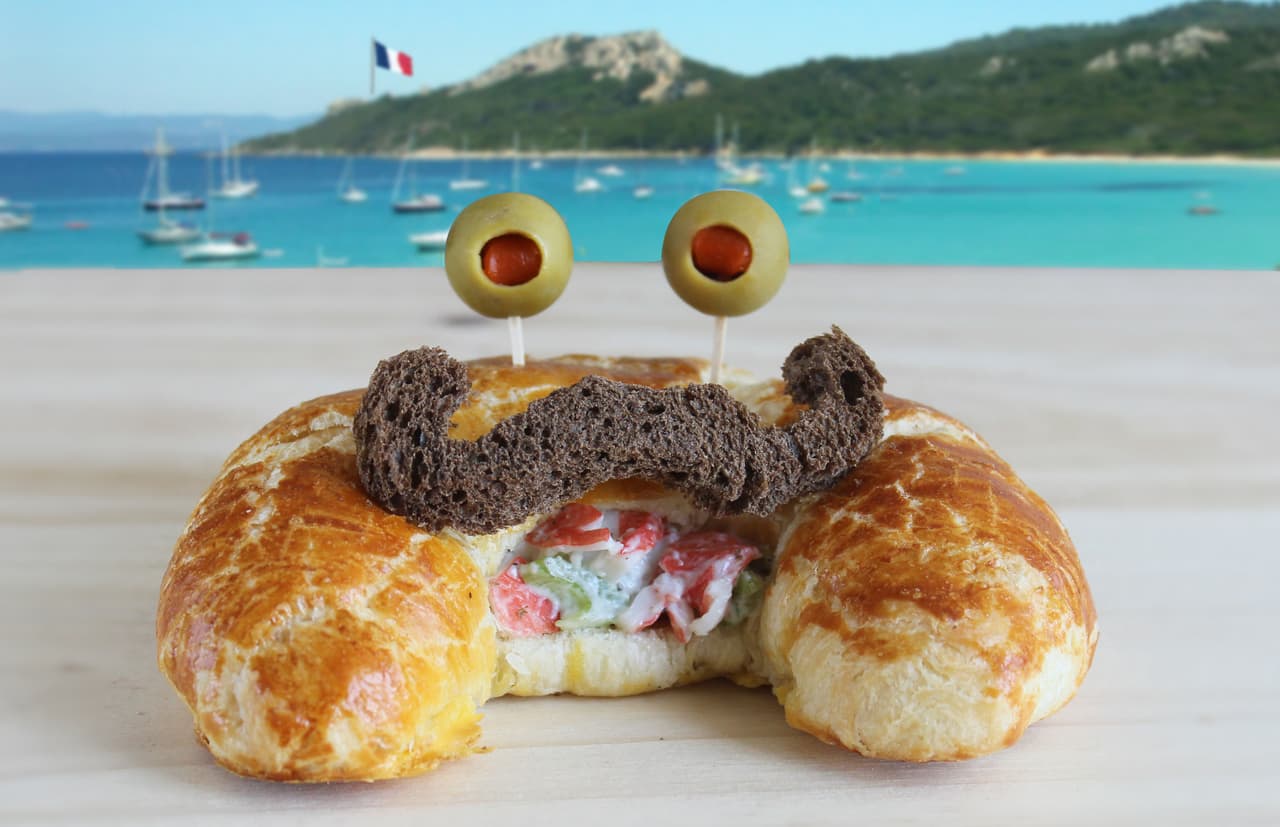 La artista de 29 años tiene gran trabajo por delante, pues necesita sacar más monstruos de su imaginación.