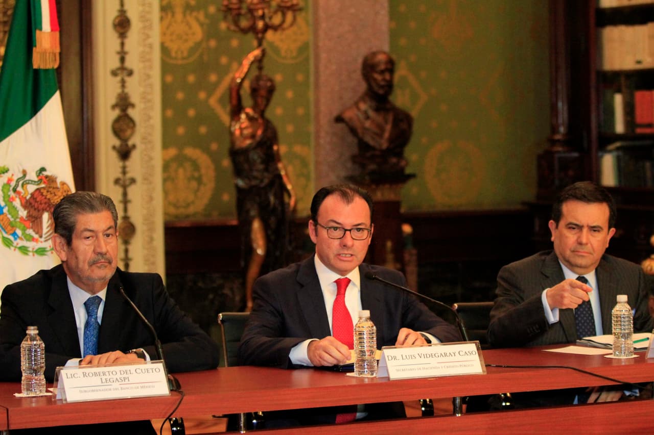 Roberto del Cueto, Luis Videgaray e Ildefonso Guajardo, en conferencia de prensa.