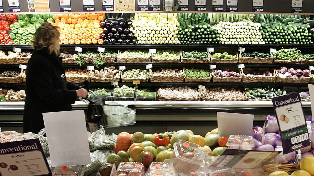 ¿Qué familias seguirán recibiendo tarjetas de asistencia alimentaria en California? Acá te contamos