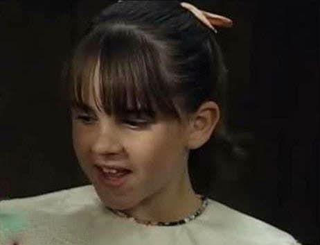 Aquellos roles infantiles los interpretaron una pareja de actores que siguen trabajando en televisión: Zoraida Gómez y Sebastián Zurita. 
<br>