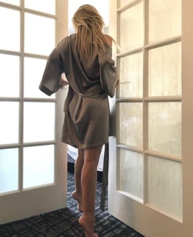 La cantante acompaña sus publicaciones con inspiradores mensajes, como el que cita en esta imagen: "Atrévete a abrir las puertas... Nunca sabes lo que te puede esperar...".