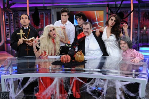 En 2014, se convirtieron en vampiros y Carlitos Calderón, ex conductor del show, fue el sacerdote.