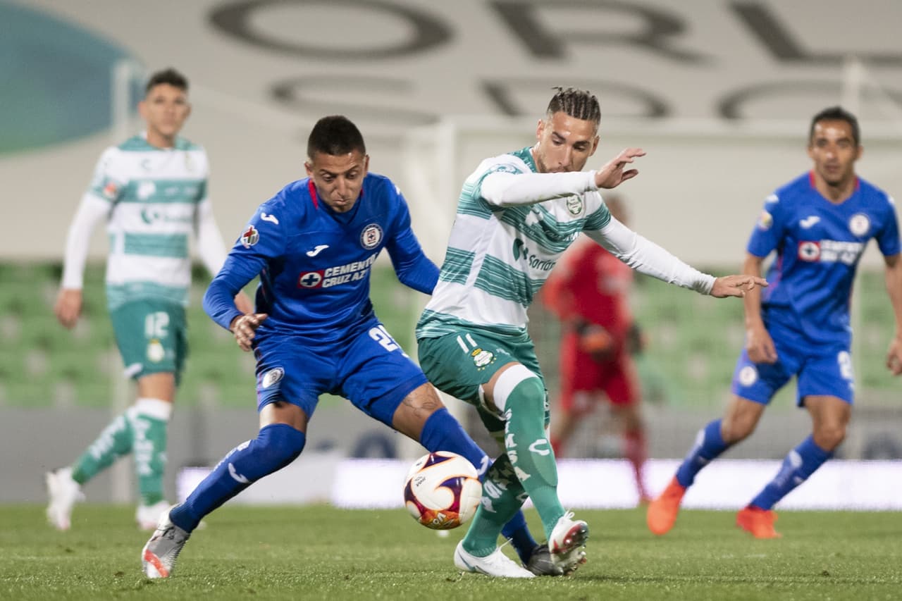 La era de Juan Reynoso en Cruz Azul inicia con derrota ante Santos