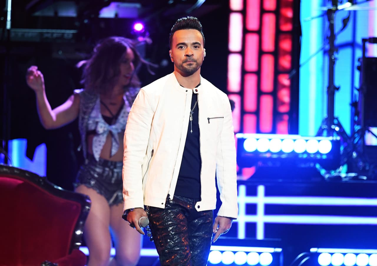 Desde Puerto Rico llega a esta lista Luis Fonsi, de 41 años. Tras su éxito 'Despacito' su número de fans por todo el mundo aumentó considerablemente.