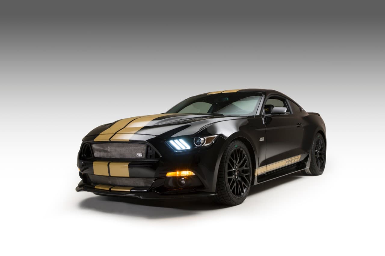 Cierra este recorrido el 
<b>Mustang Shelby GT-H</b>, concebido para celebrar los 50 años del ShelbyHertz GT350-H, y el viejo programa “Rent-A-Racer”. Fueron construídas 140 unidades.