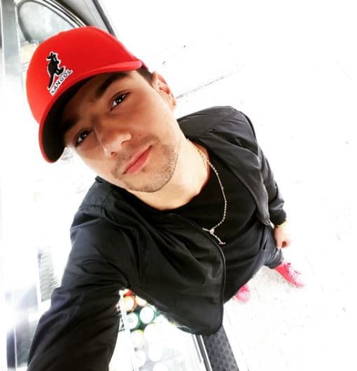 Siempre mira hacia arriba y sabemos que su éxito seguira subiendo como espuma.