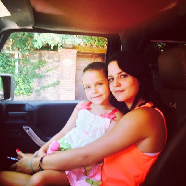 Estefanía y María aman pasar el día con papá.