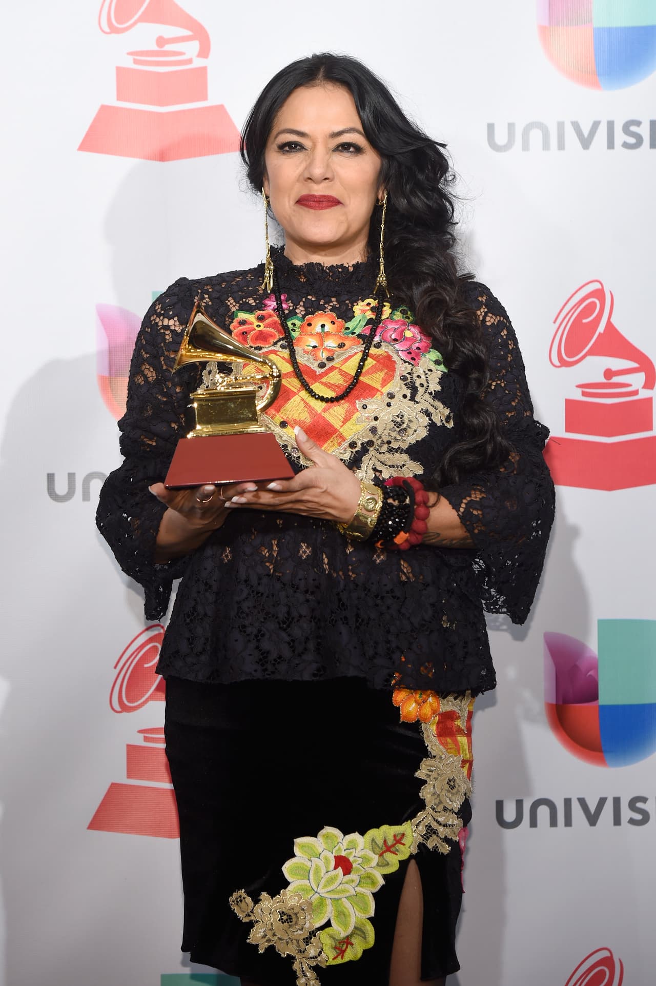 <b>Lila Downs</b>
<br>
<b>Gramófonos ganados: </b>1
<br>
<b>Categorías en las cuales ganó:</b>
<br>Mejor Álbum Vocal Pop Tradicional