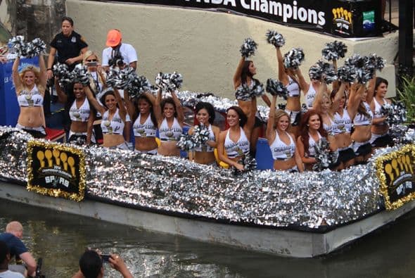 Photos: Spurs Championship Parade 2014