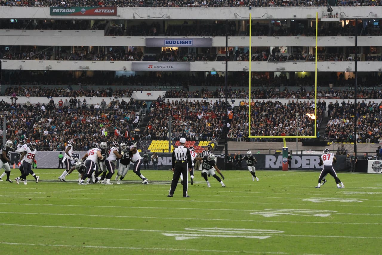 Te presentamos las mejores imágenes que nos dejó el juego entre Raiders y Texans en la cancha del estadio Azteca de la ciudad de México.