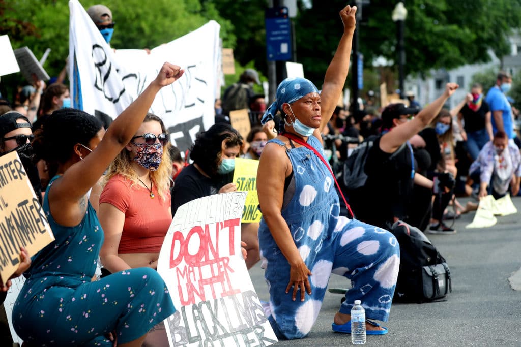 Protestas este jueves en Boston por la muerte de Floyd.