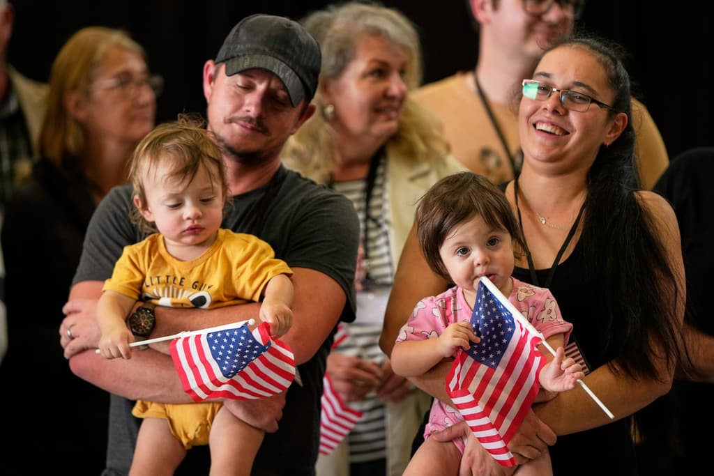Quiénes son los afrikáners, los blancos sudafricanos que son refugiados en EEUU bajo el gobierno de Trump
