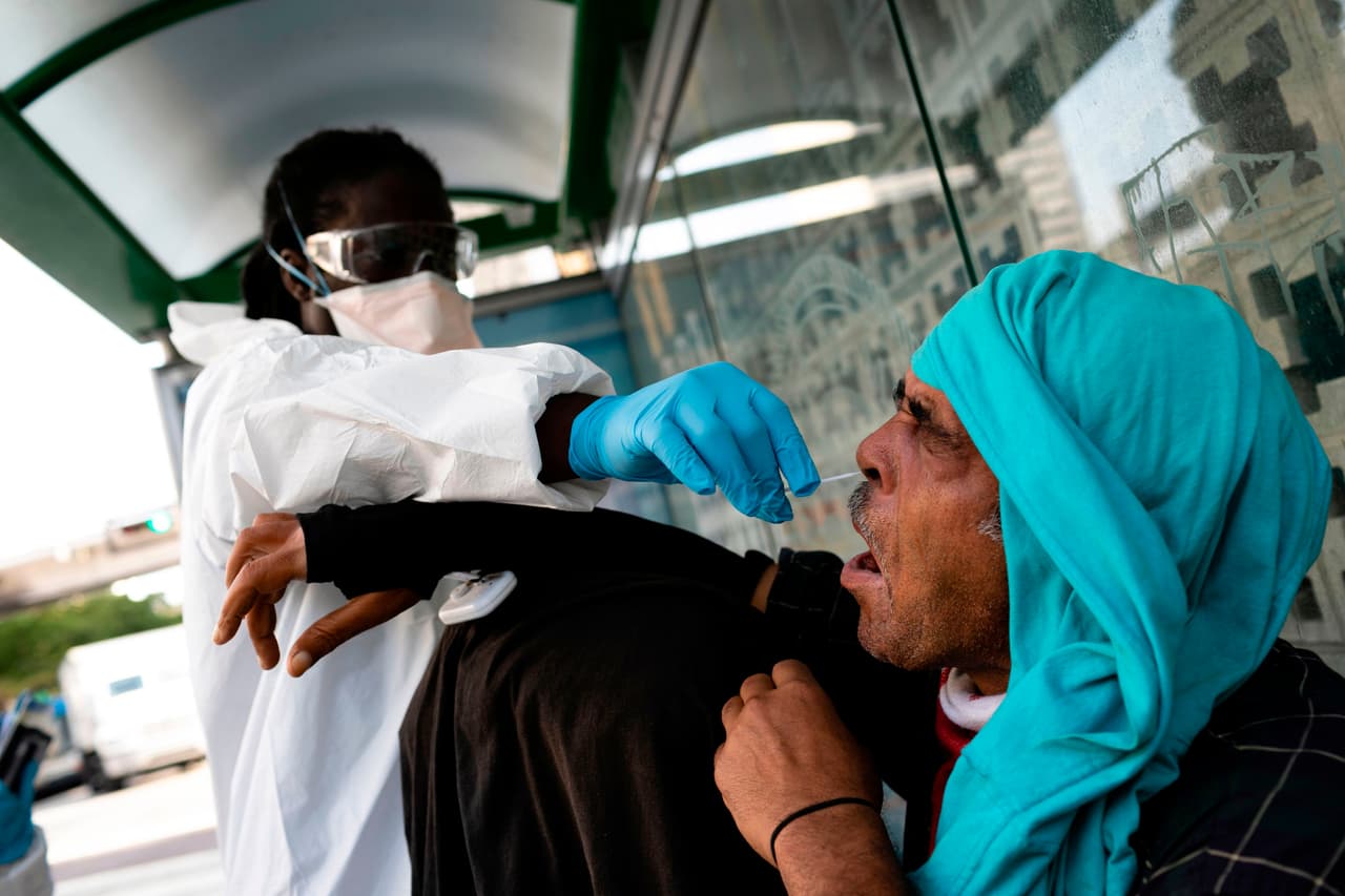 De acuerdo con el reporte del jueves del Departamento de Salud de Florida, en el estado hay 23,340 casos de coronavirus y 668 personas han perdido la vida. En Miami-Dade hay 8,326 contagiados de covid-19 y 183 personas han muerto.