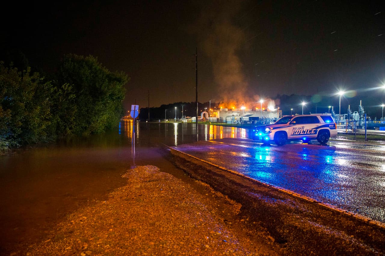 Las inundaciones en Alabama ocurrieron a casi dos meses de que otro frente de intensas lluvias provocara la muerte 
<a href="https://www.univision.com/noticias/meteorologia/tennessee-inundaciones-muertos-desaparecidos-bebes">de al menos 20 personas en Tennessee</a>. Los científicos han señalado que estos fenómenos responden a los efectos del cambio climático.