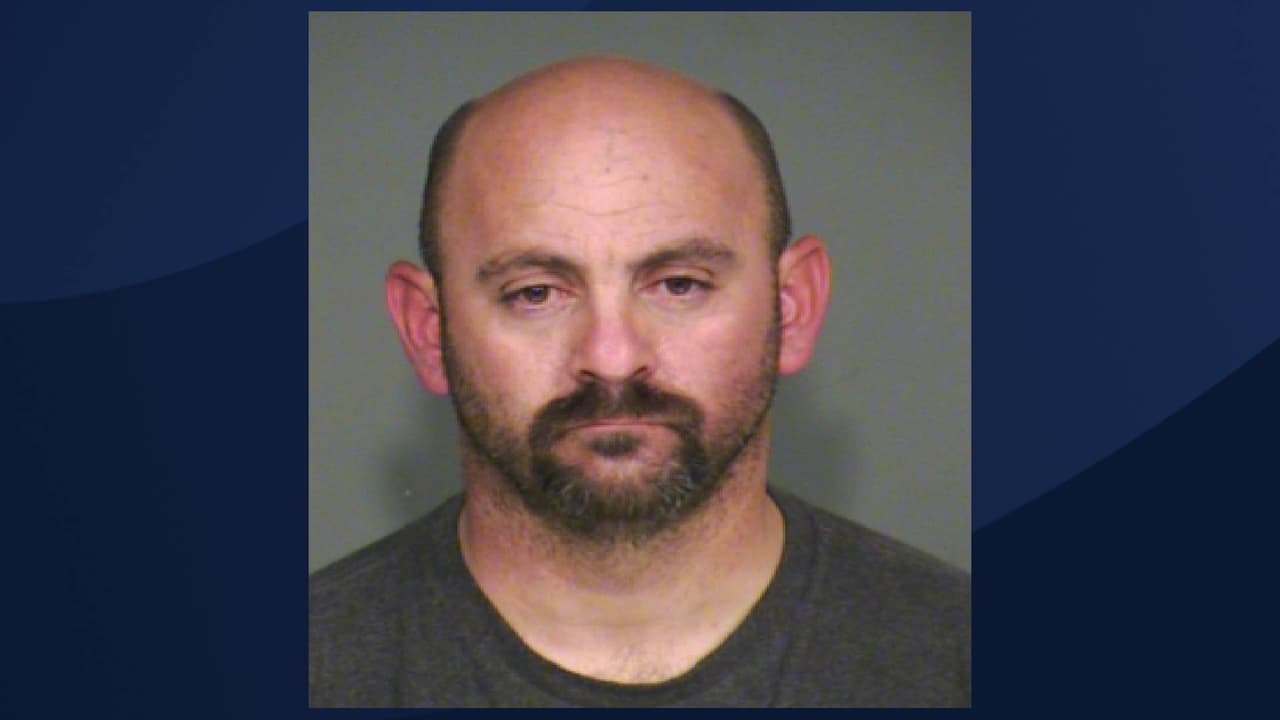 Ahora Intintoli enfrenta cargos criminales.