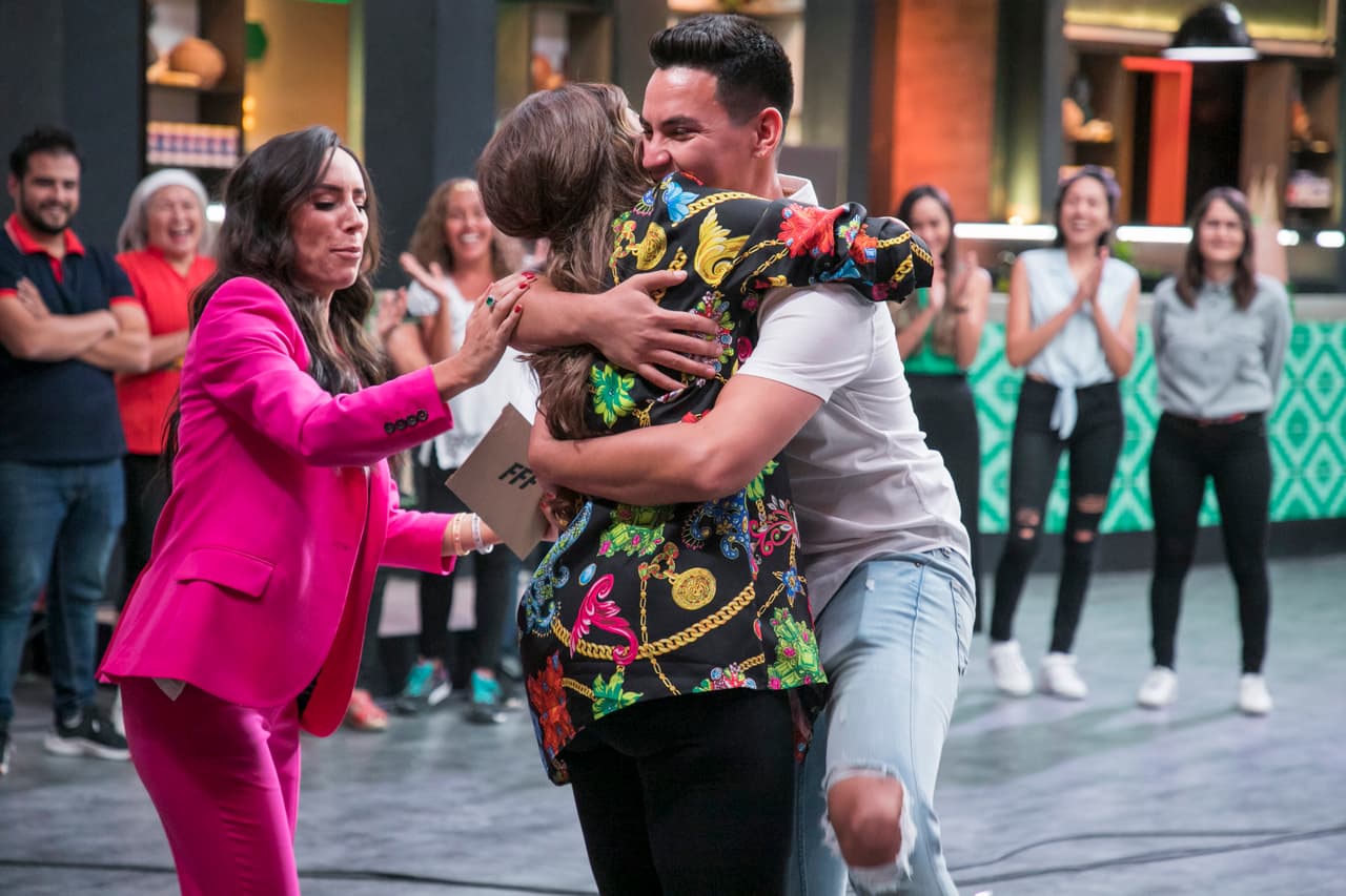 La familia originaria de Sinaloa, México, que ya había llamado la atención por el fanatismo que confesó sentir Christian por Galilea Montijo, volvió a hacerlo frente a las estufas y, aún más, cuando resultó que terminaron de cocinar varios minutos antes de que se acabara el tiempo.