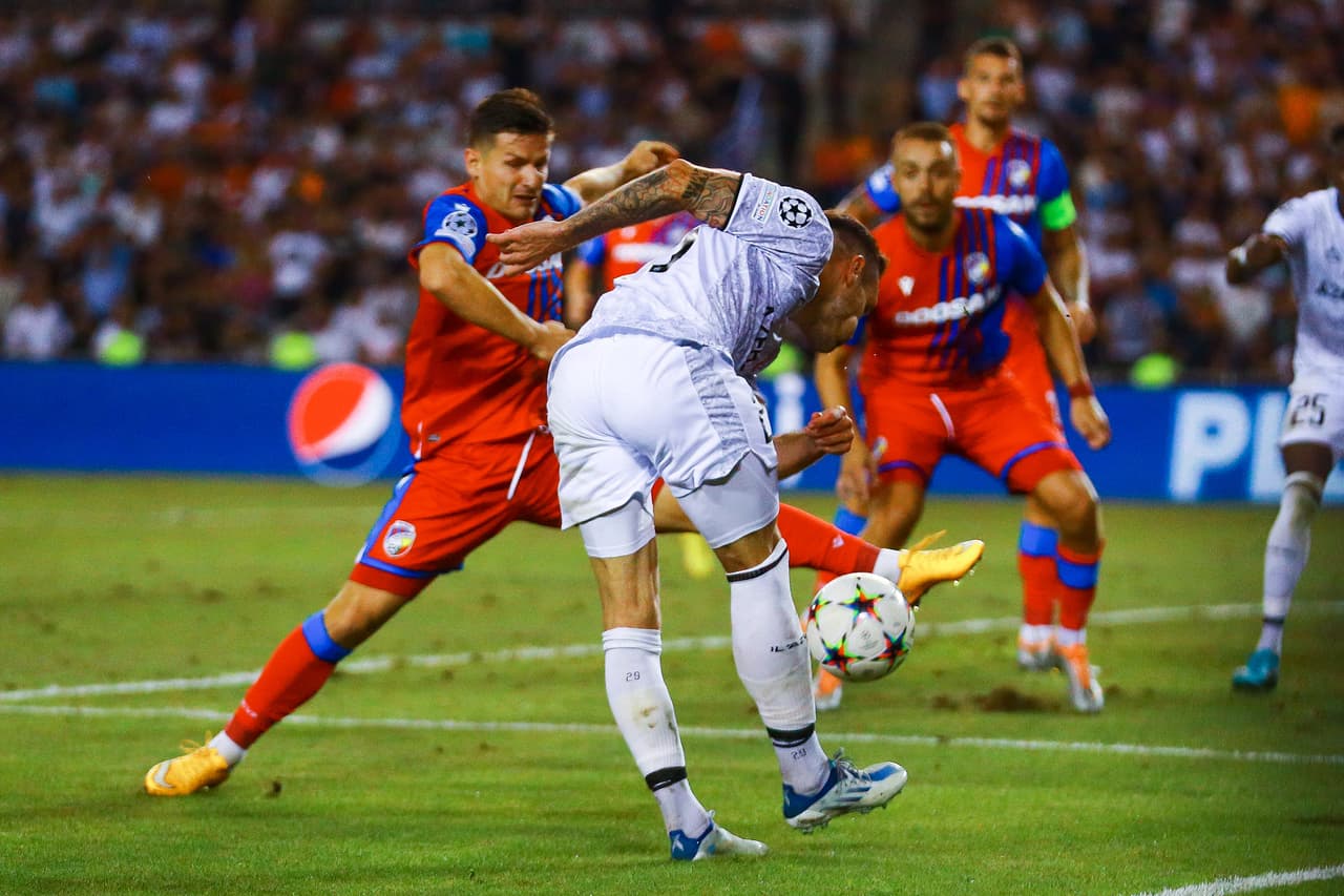 Terminó la actividad de los juegos de ida de los Playoffs de la Champions League: Qarabag 0-0 Viktoria Plzen, Dynamo Kiev 0-2 Benfica y Maccabi Haifa 3-2 Estrella Roja.