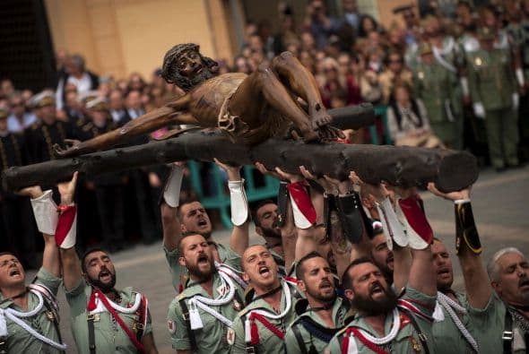 En realidad son los miembros de la Legión Española durante la procesión de Semana Santa en Málaga.