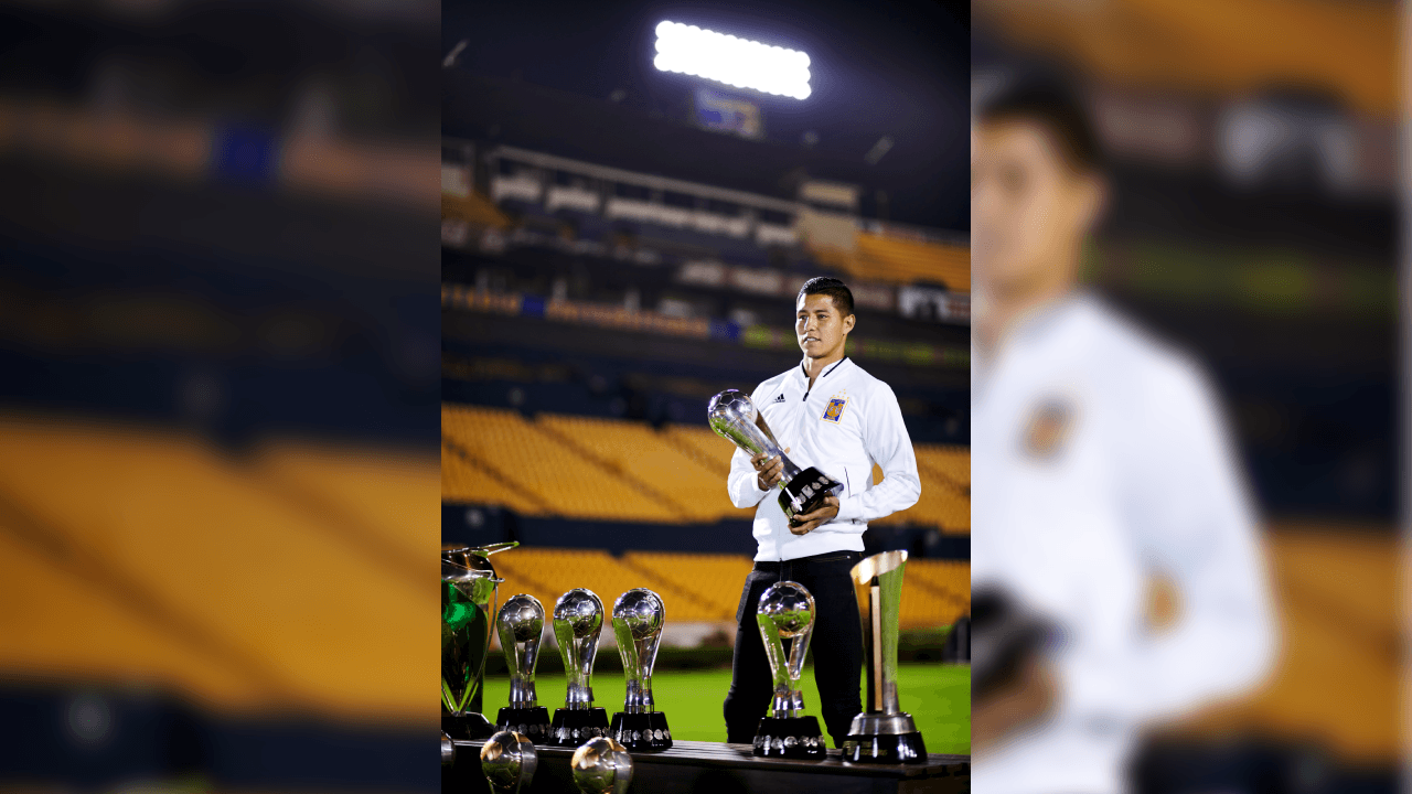 Con la camiseta del Tri ha participado en Copa América (2015), Copa Oro (2017) y Mundial Rusia (2018).